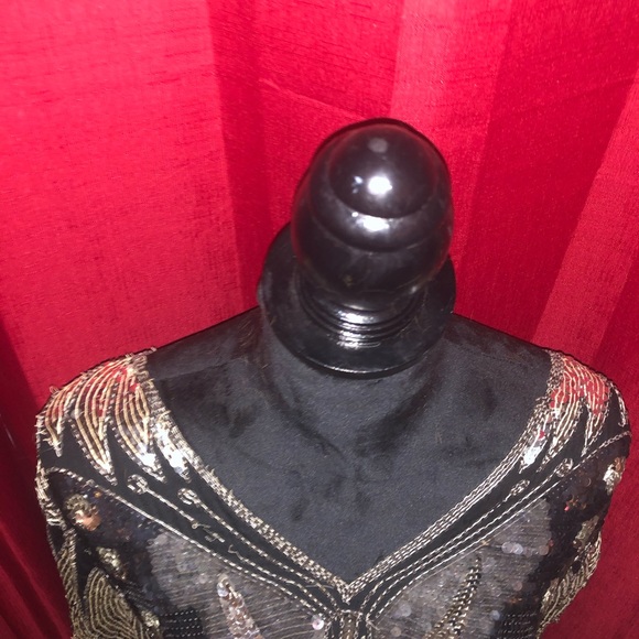 Life & Style Inc. sequin top Size Large - Picture 2 of 5